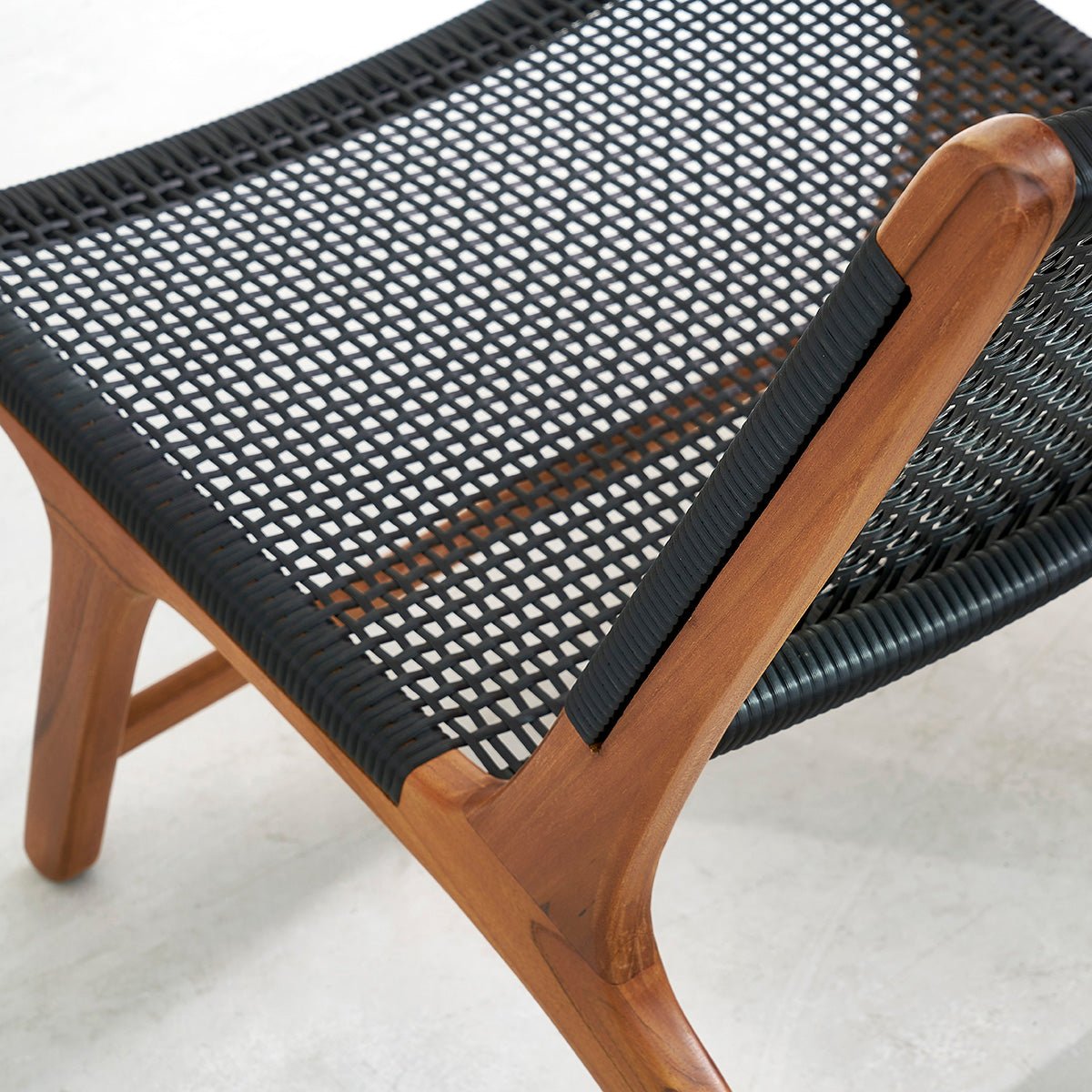 Fauteuil en teck massif et tissage  LINA marron, BERAH GETAH