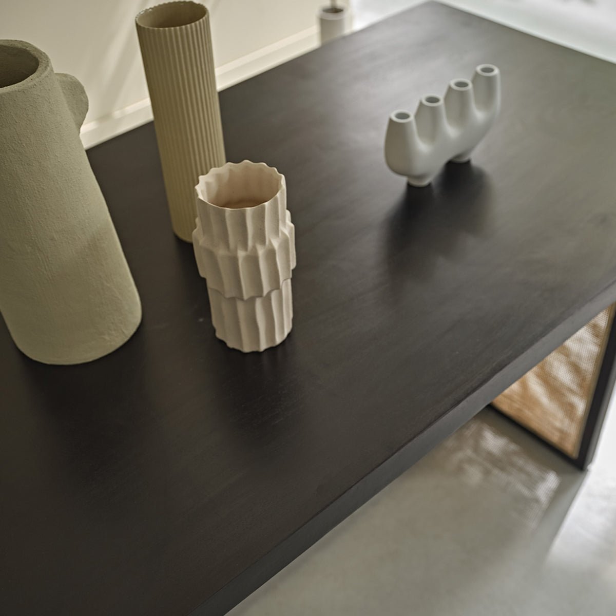 Table en bois de manguier et cannage 6 pers. BLAISE noir, BERAH GETAH