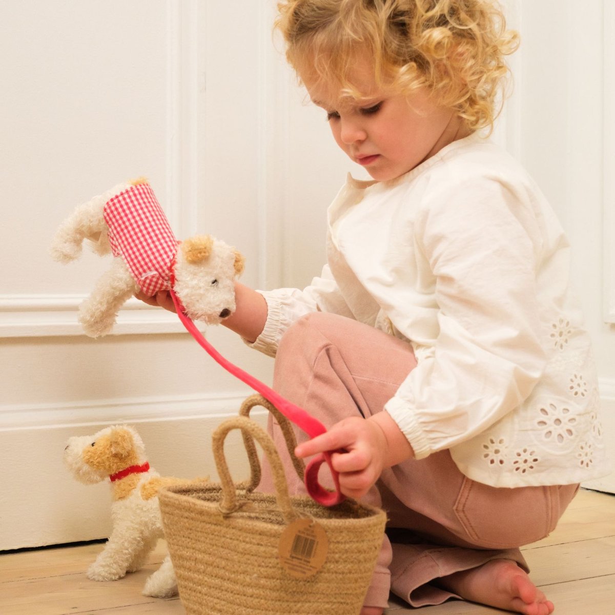 Eliot le chien beige, rouge, blanc, EGMONT TOYS