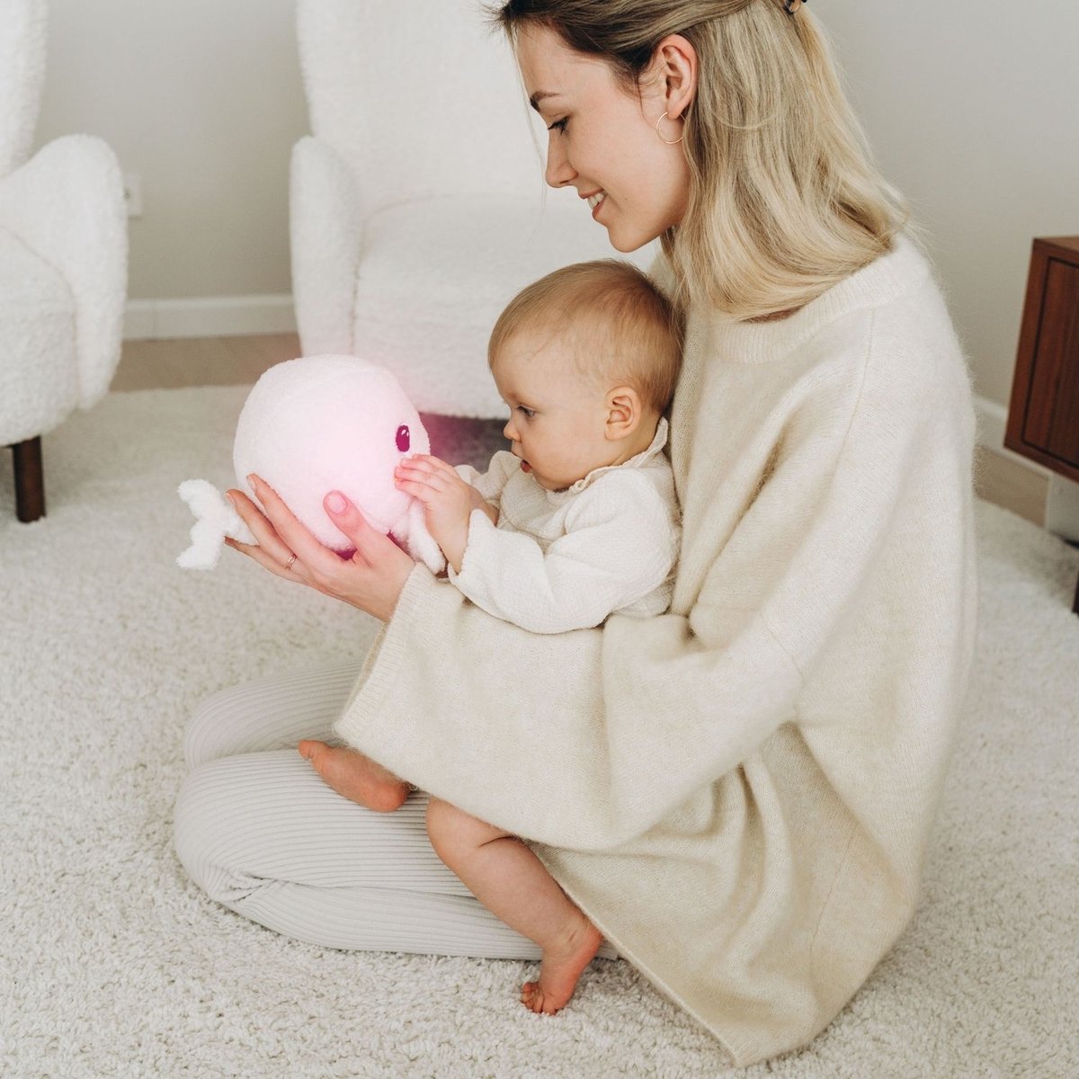 Veilleuse peluche bruits blancs et roses Beluga ecru, PABOBO