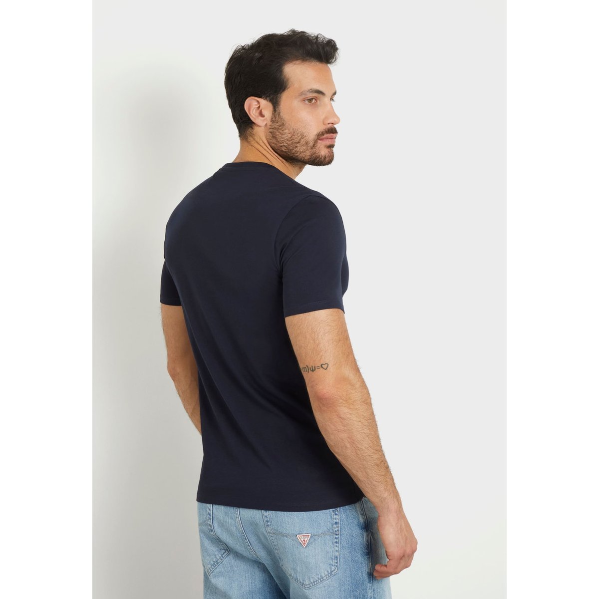 T-Shirt Petit Logo Triangulaire bleu foncé, GUESS
