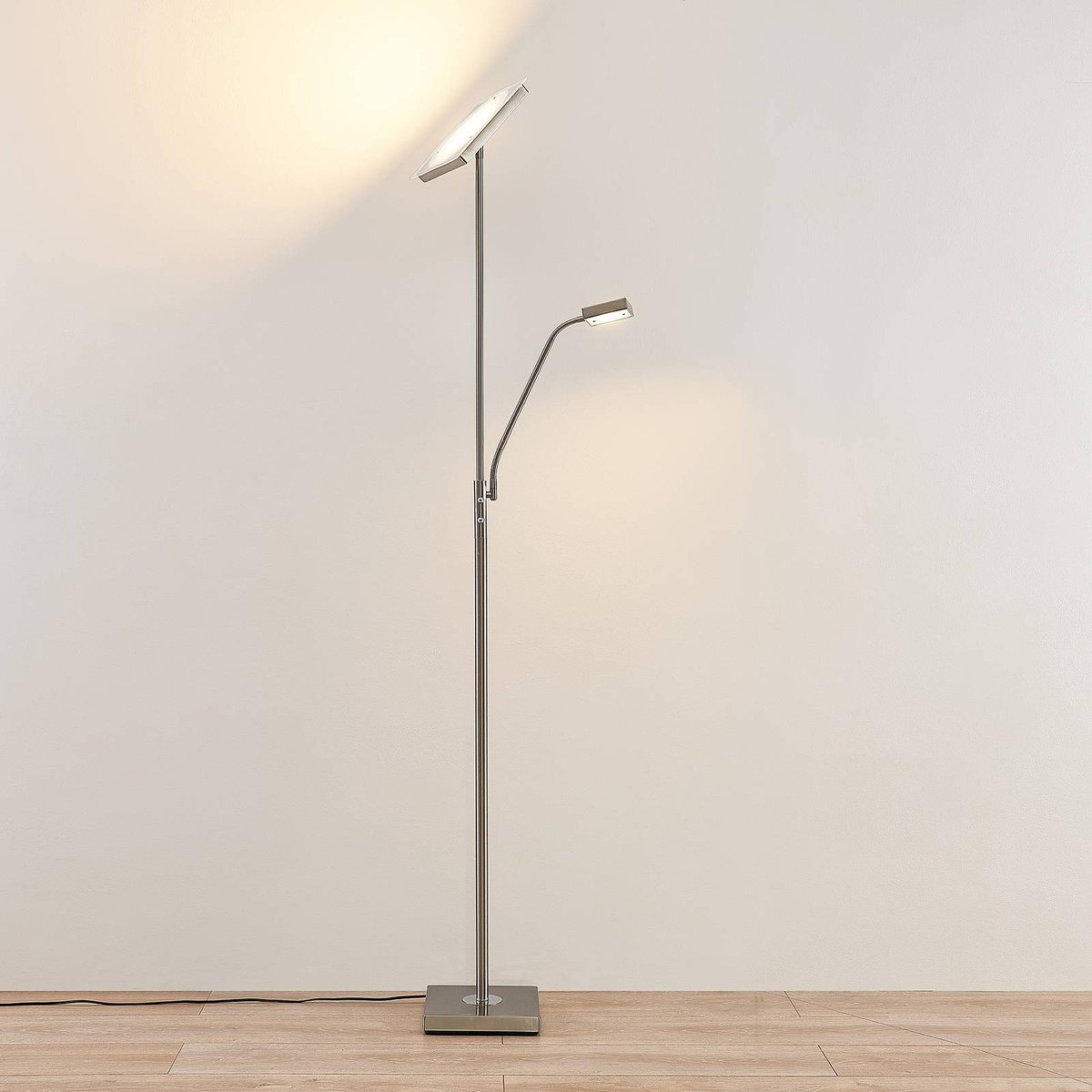 Lampadaire en métal moderneLED, Sumani nickel satiné, LINDBY