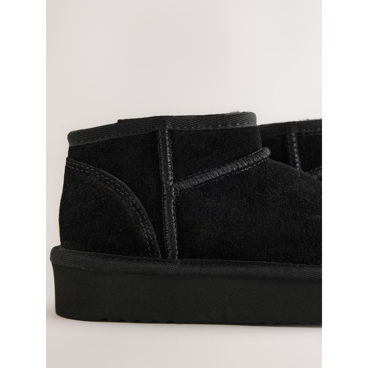 Bottines en daim à enfiler noir, NEXT