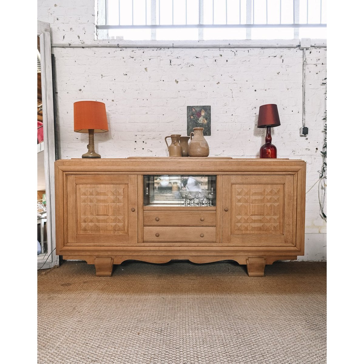 Buffet en bois massif travaillé Gilbert N°1846 - Bon état bois clair, DEBONGOUT