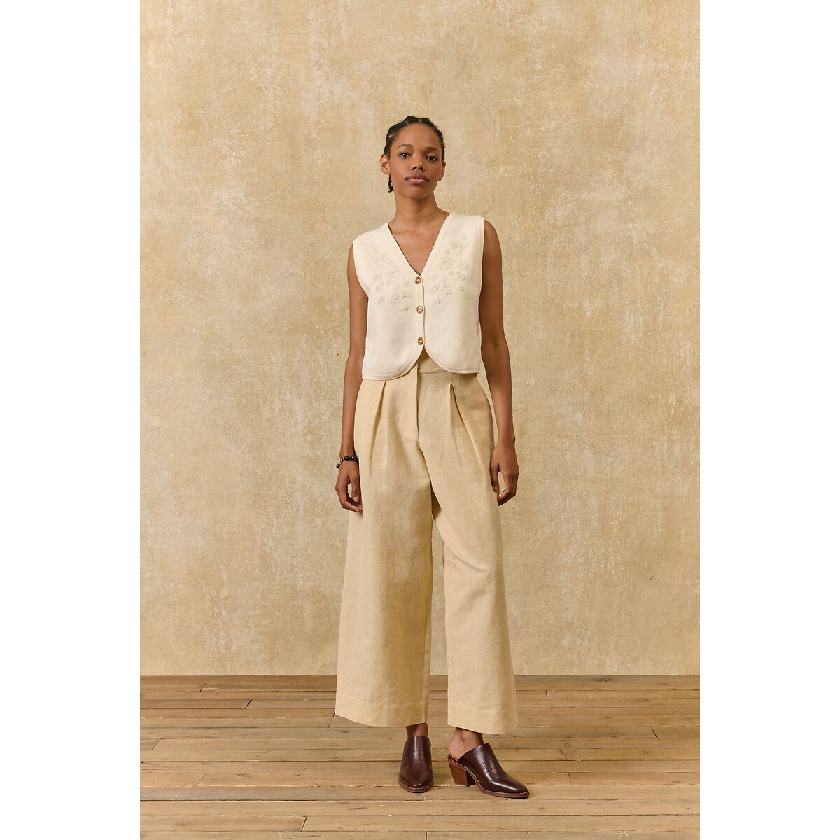 Geborduurd mouwloos vest, IBINKA creme   , LOUISE MISHA