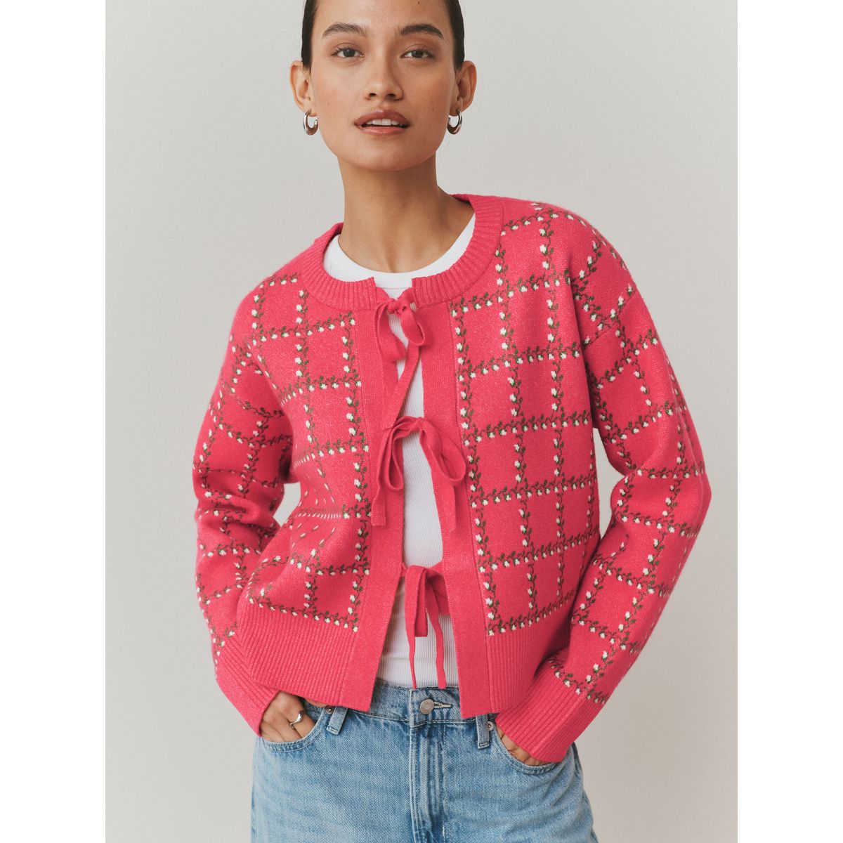 Cardigan en maille douce noué sur le devant motifs floraux roses, NEXT