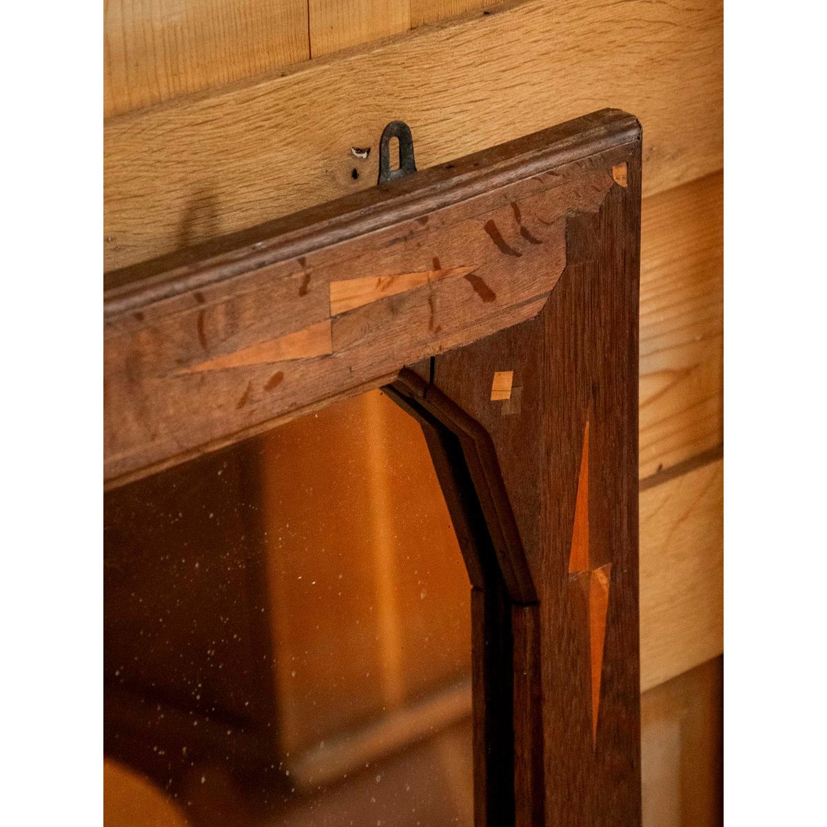 Miroir marqueté en bois foncé Georges N°1320 - Bon état bois foncé, DEBONGOUT