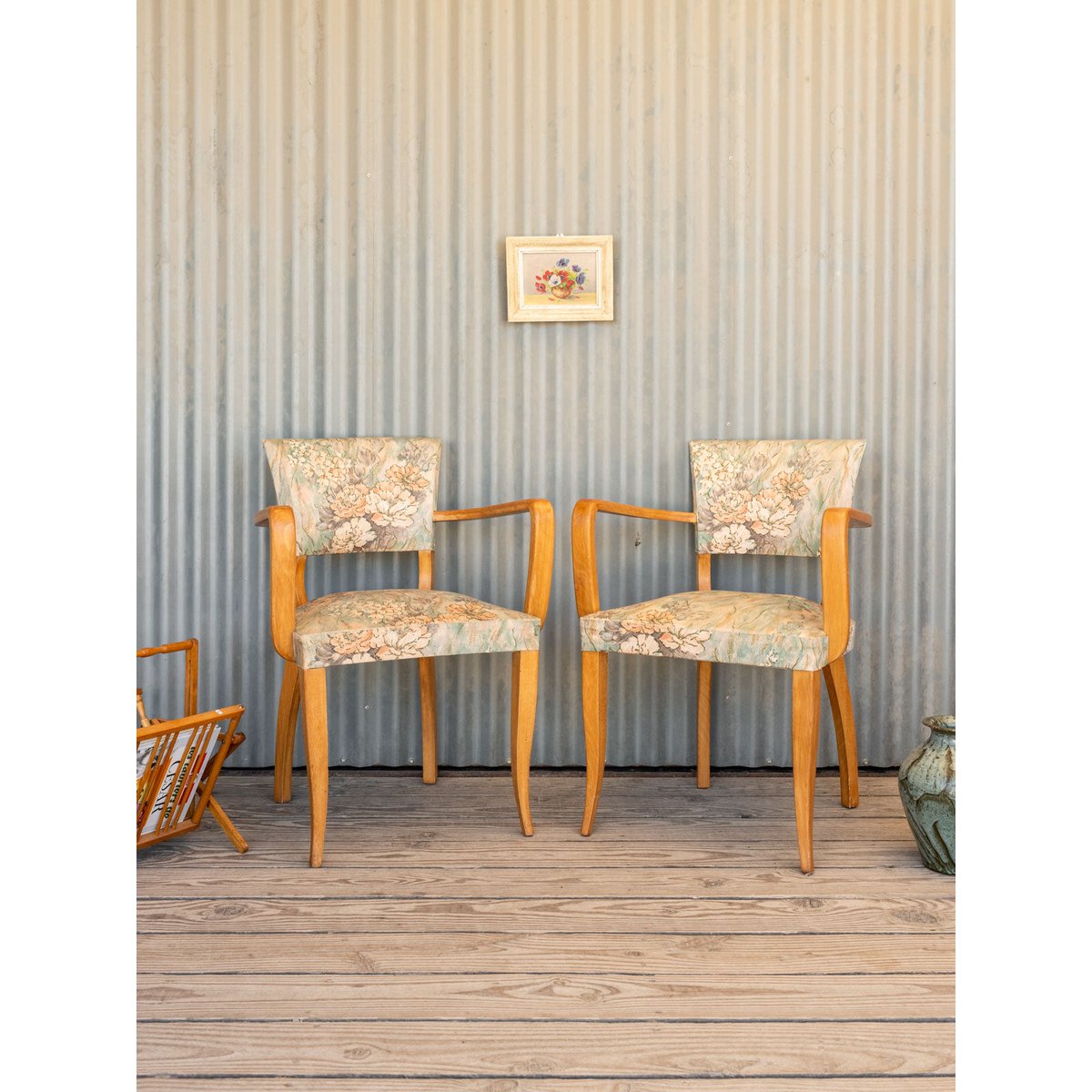 Paire de fauteuils en tissu et bois Ernest N°1098 - Bon état bois clair, DEBONGOUT