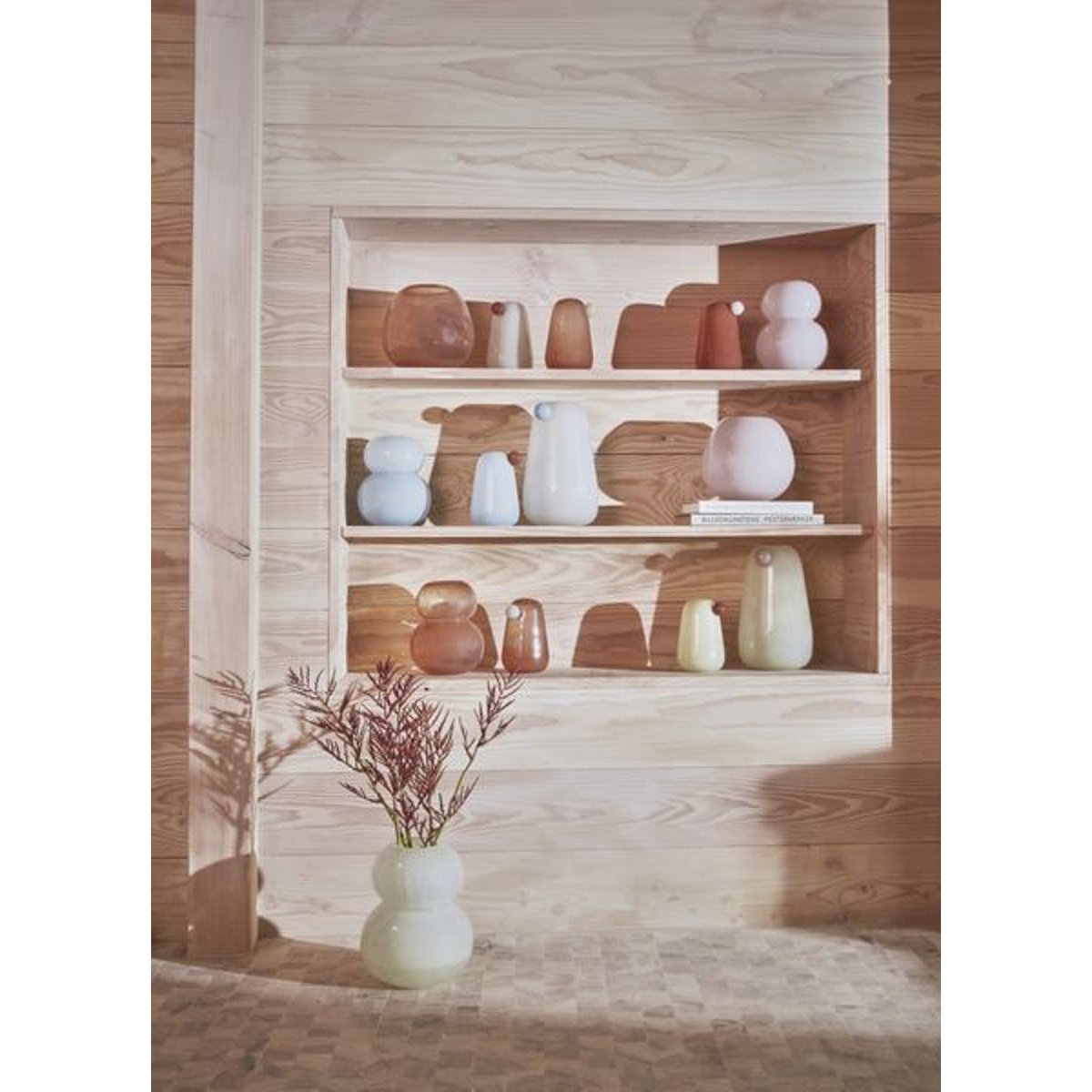 Vase en verre à relief LIVING blanc, OYOY LIVING DESIGN