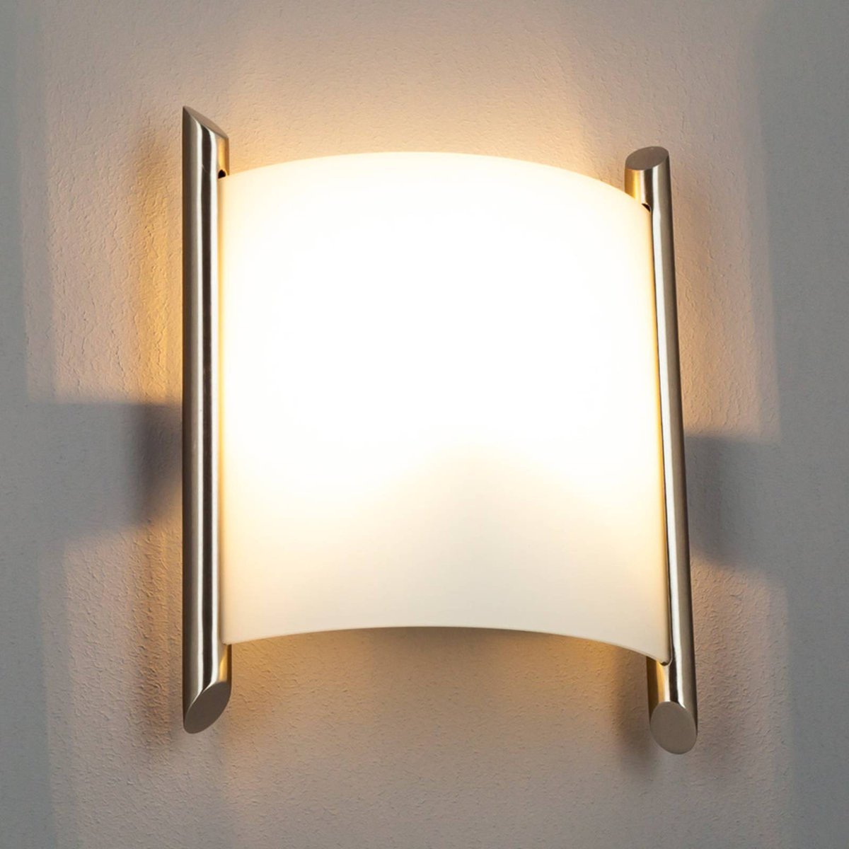Applique en métal moderne, Filippa blanc satiné, nickel satiné, LINDBY