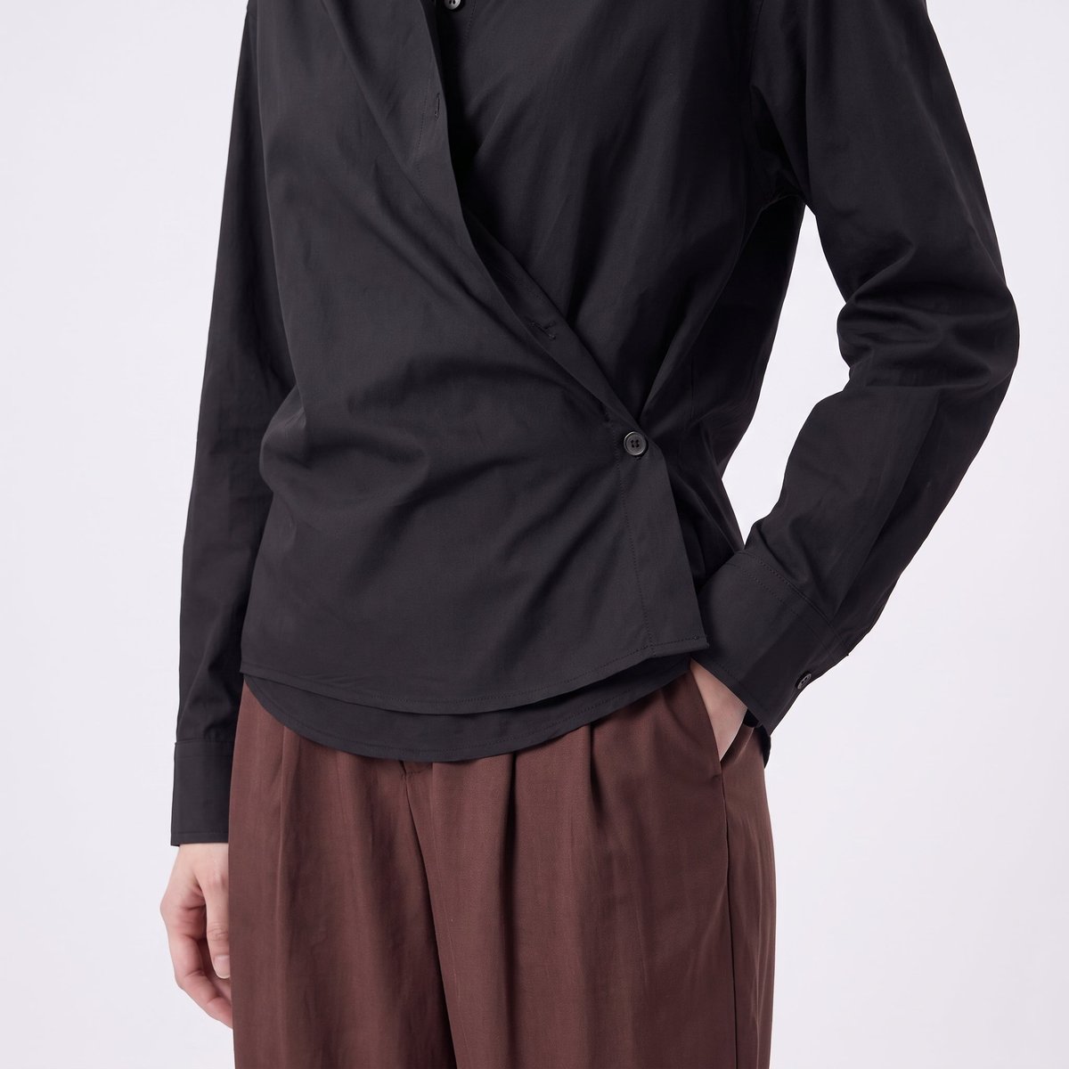 Chemise portefeuille avec la taille marquée et manches longues ELERINE noir, ARTLOVE