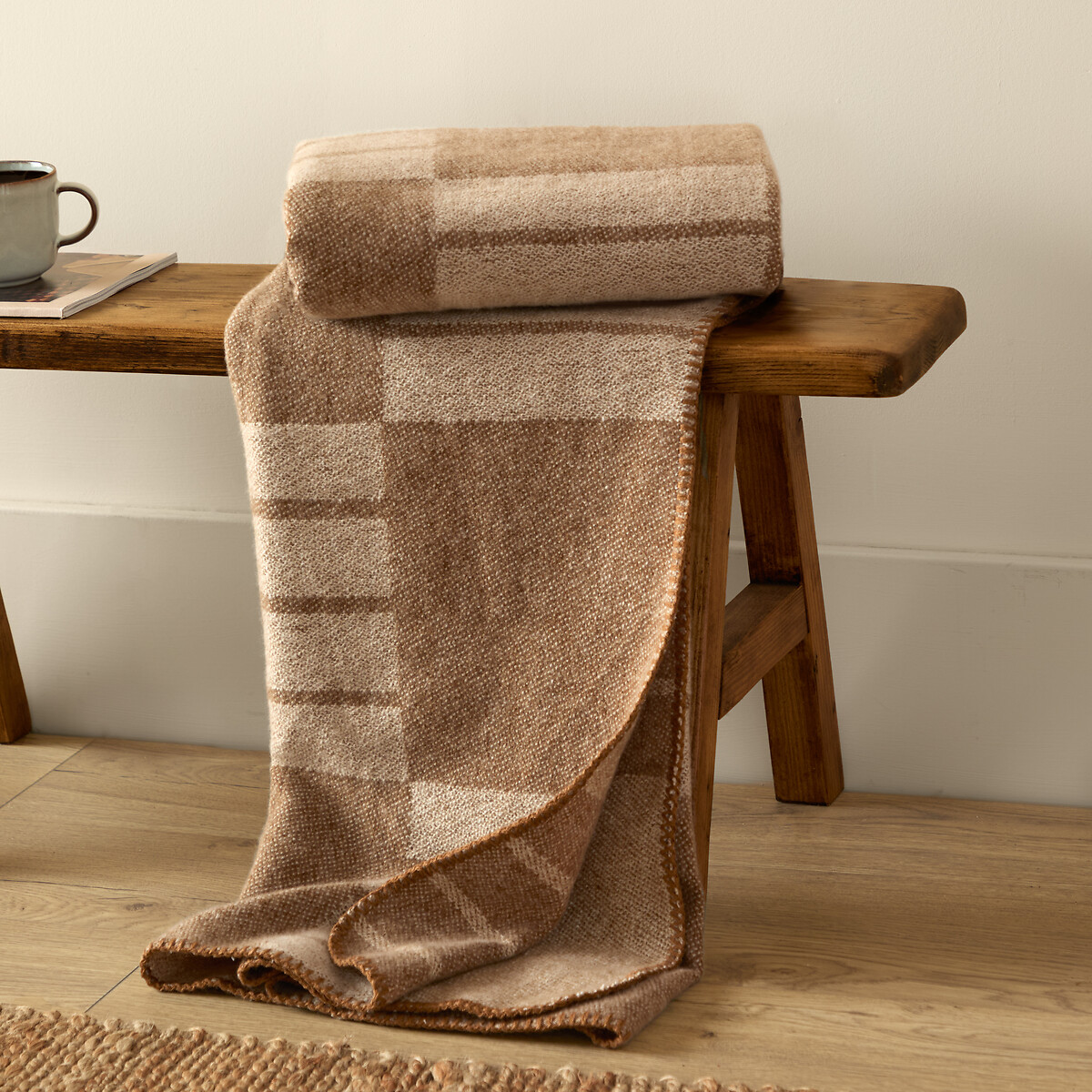 Harlech Woven Reversible Throw beige, YARD