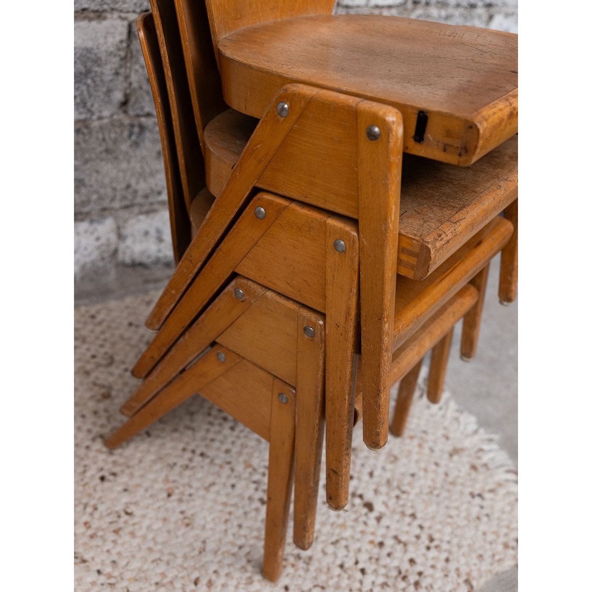 Paire de 2 chaises de design Alma N°1778 - Bon état bois clair, DEBONGOUT
