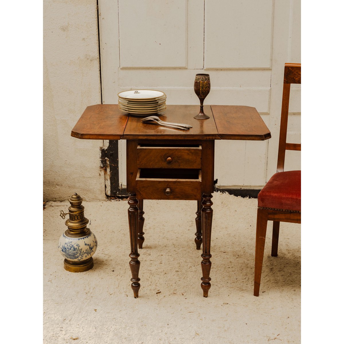 Table à manger bistro en bois Denise N°1364 - Bon état bois foncé, DEBONGOUT