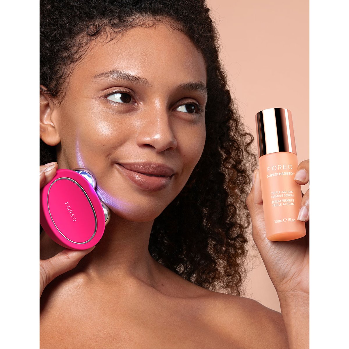 Sérum raffermissant triple action SUPERCHARGED™ couleur unique, FOREO