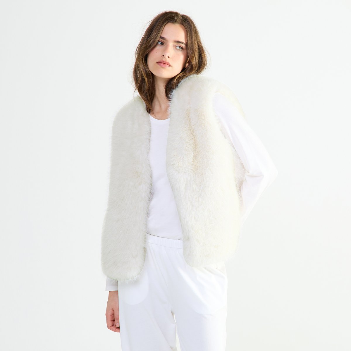 Gilet court COLETTE lait, LAURENCE TAVERNIER