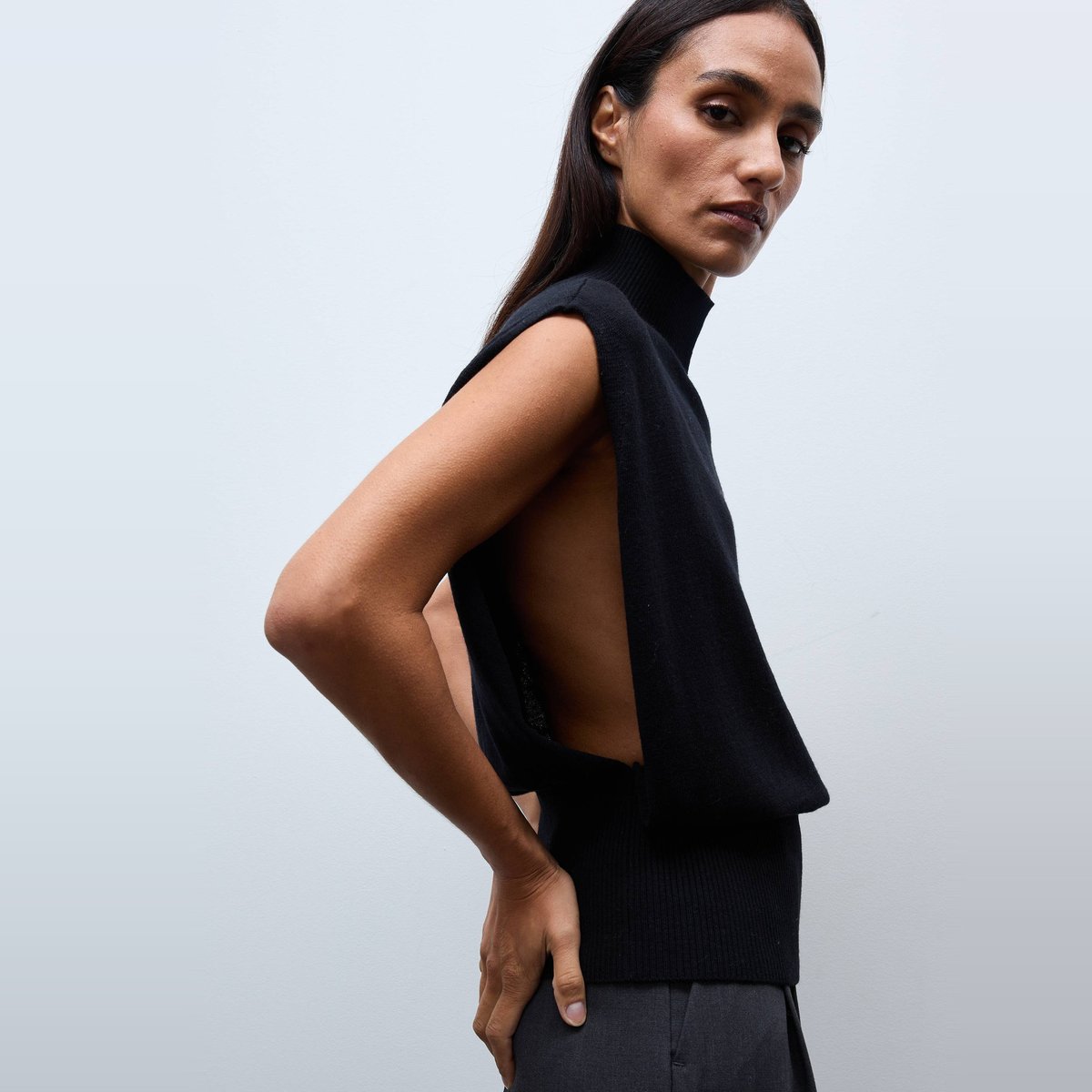 Pull sans manche à col montant noir, MONOPRIX