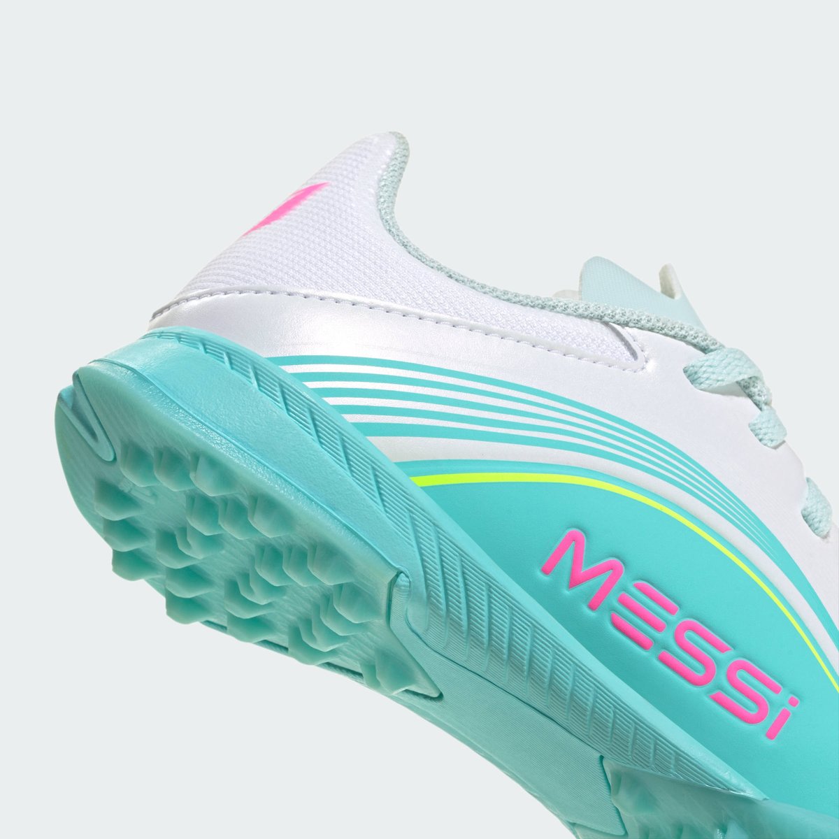 Chaussure De Football Enfants F50 Messi League Turf Chaussure De Football Enfants F50 Messi League Turf cloud white / lucid pink / flash aqua, adidas Performance