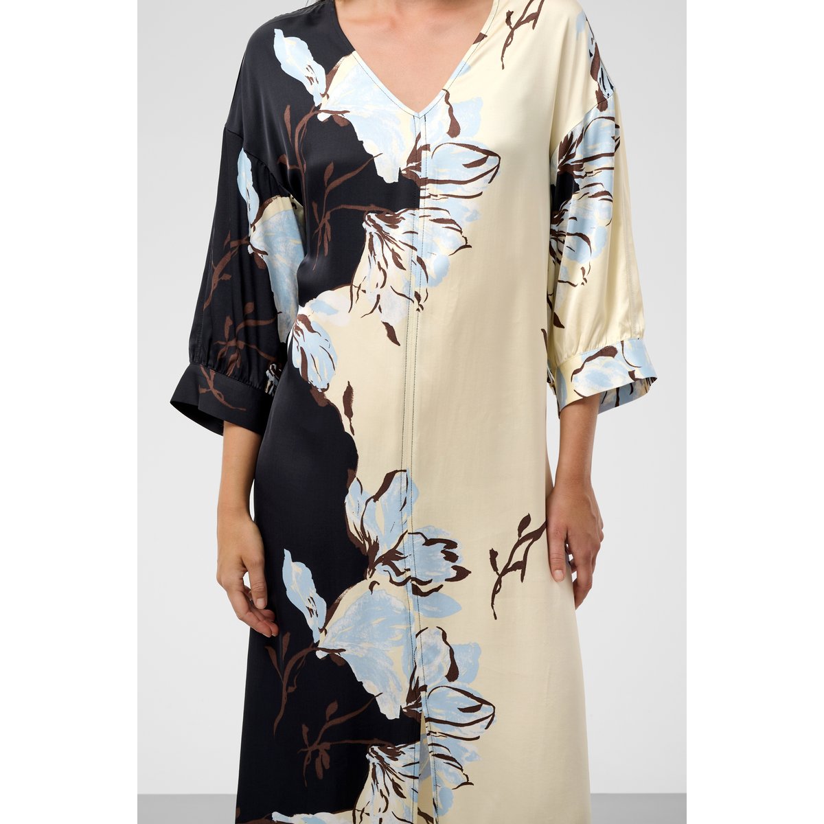 Robe multicolore pistachio and black floral, SOAKED IN LUXURY