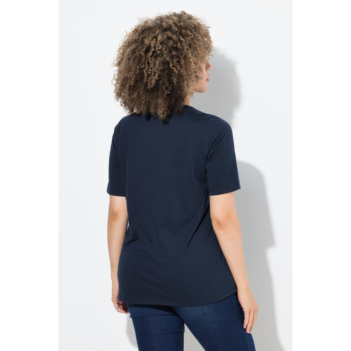 T-shirt coupe Regular. Col rond et manches marine, ULLA POPKEN
