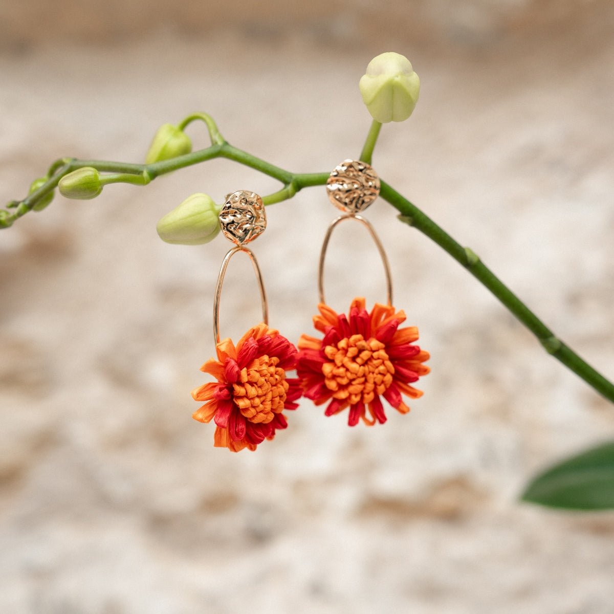 Boucles d'oreilles fleur en raphia rouge et orange orange, BALABOOSTE