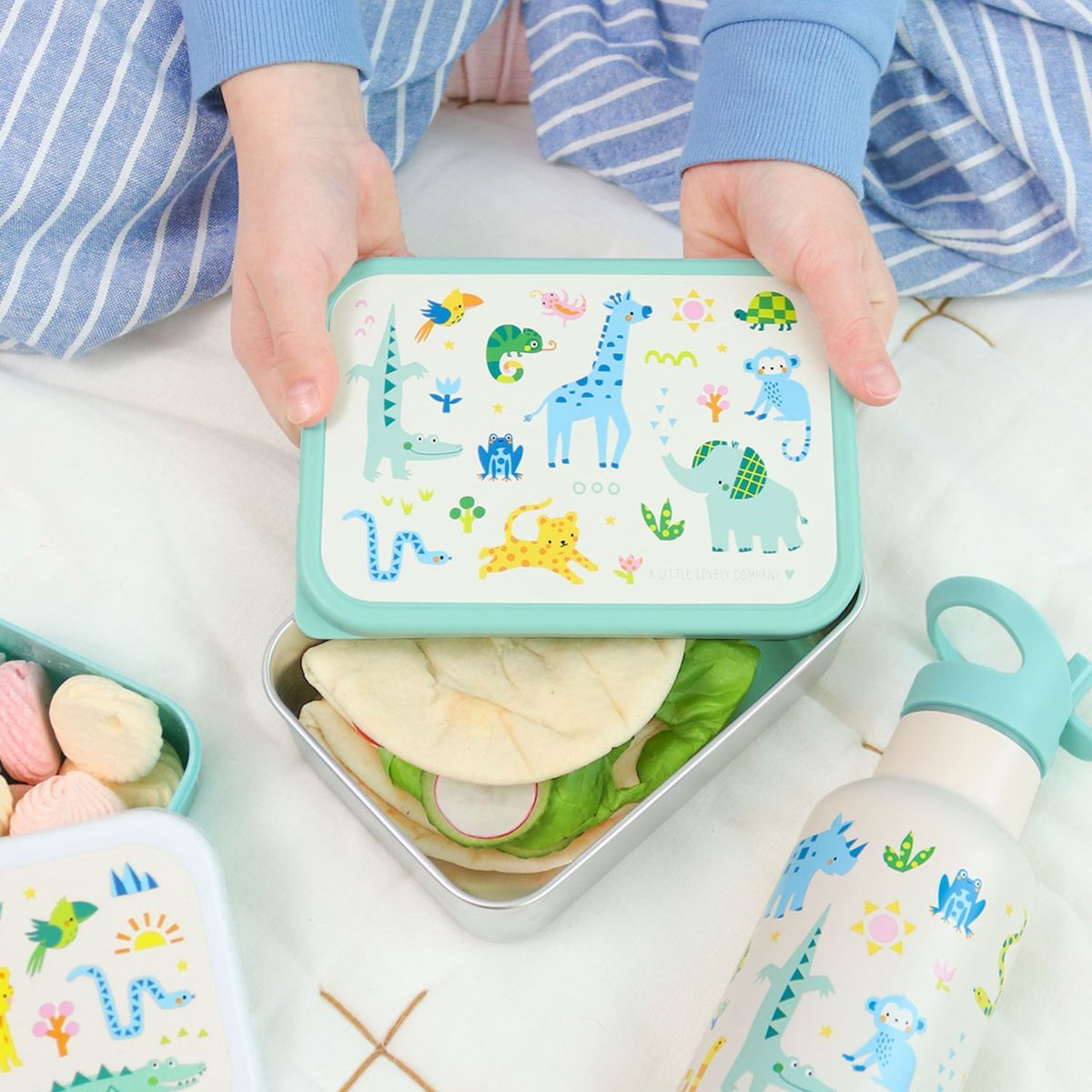 Lunch box en acier inoxydable blanc, vert, bleu, A LITTLE LOVELY COMPANY