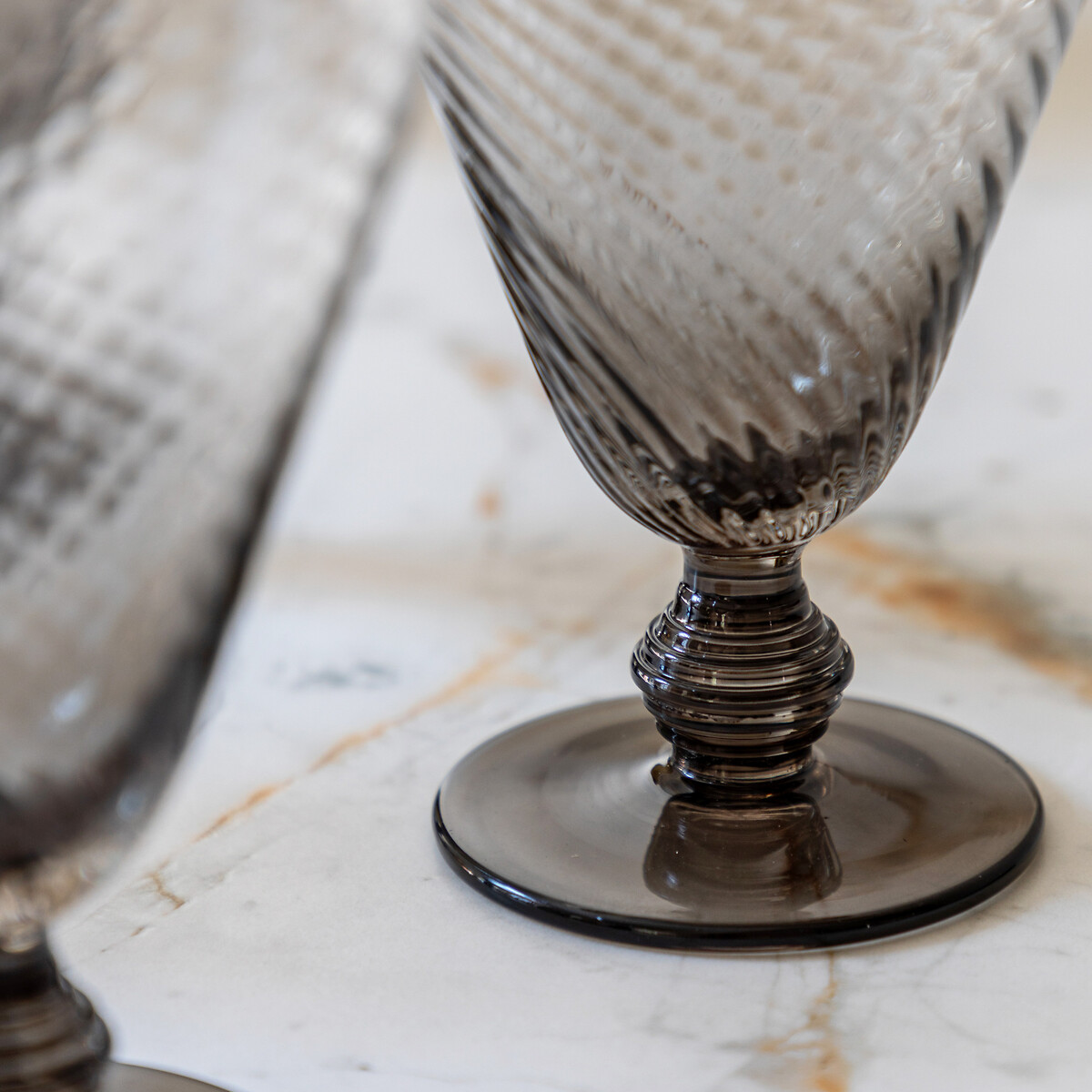 Set of 4 Vela Wine Glasses in Smoked Grey grey, ÉDITÉ