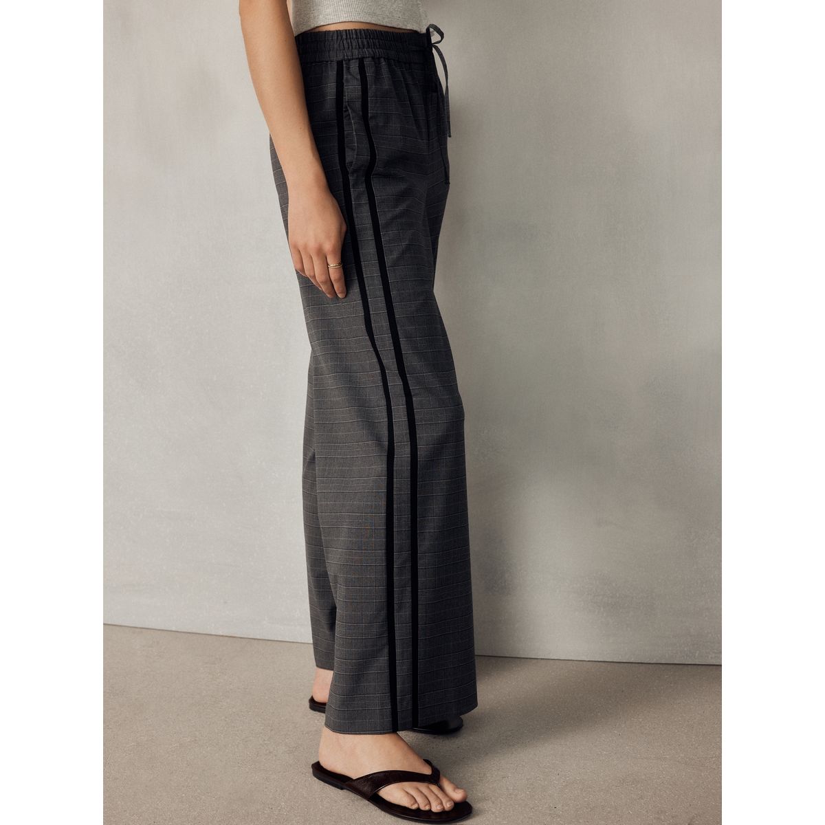 Pantalon large à rayures latérales noir/gris à carreaux, NEXT
