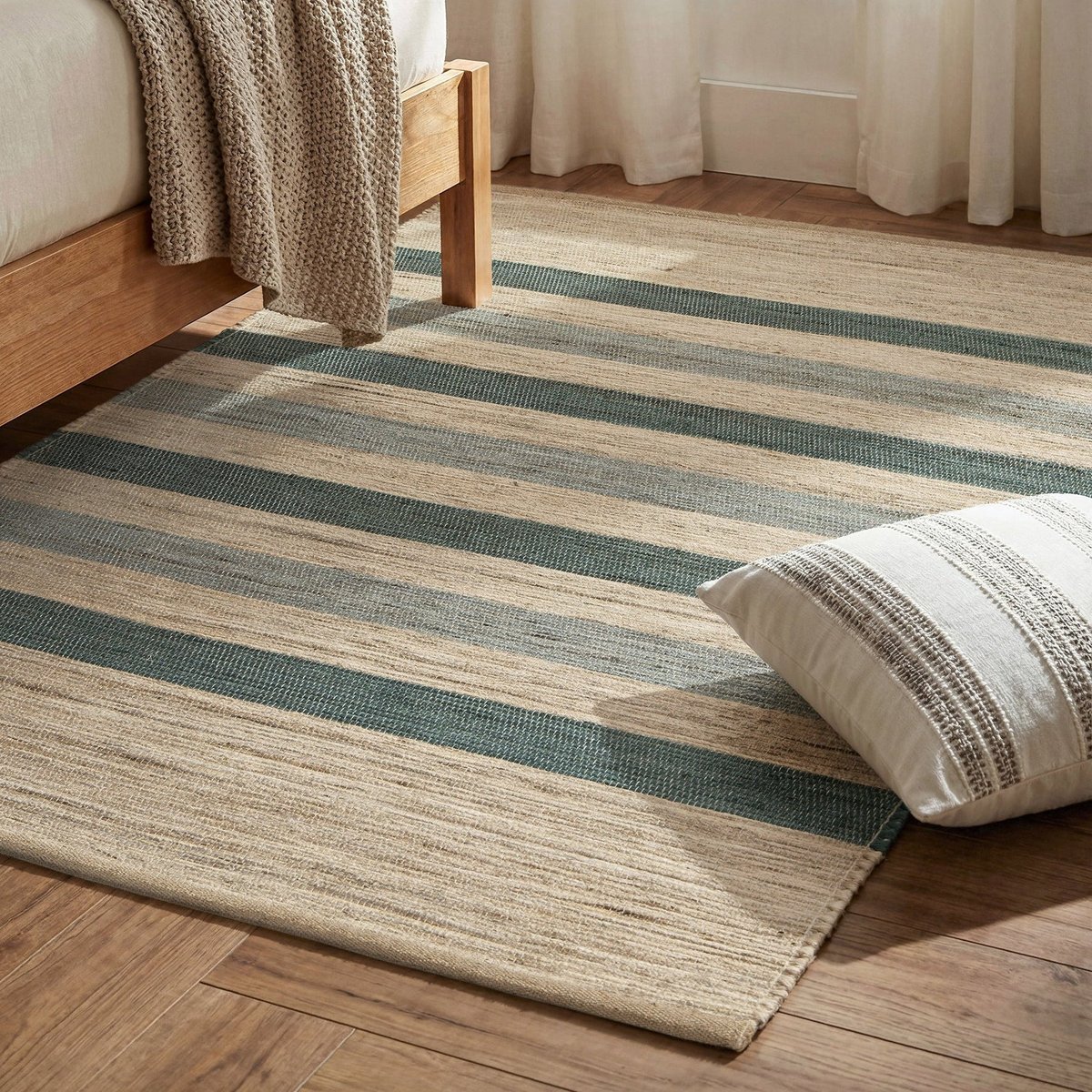 Tapis design en jute tissé main MISTRAL bleu naturel, AFK LIVING