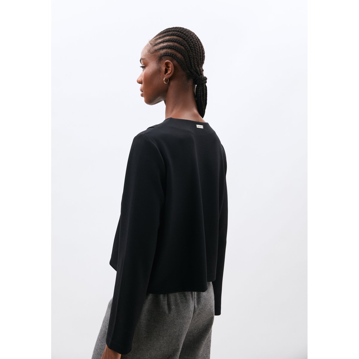 T-shirt asymétrique manches longues col rond noir, HUMILITY