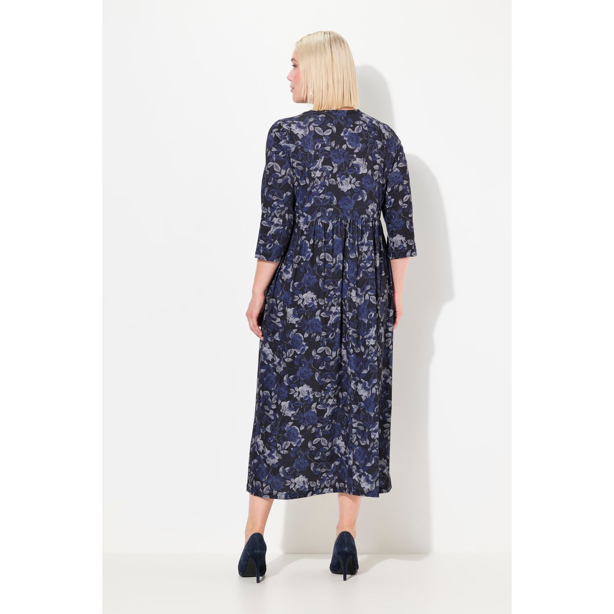 Robe en jersey, motif à fleurs, coupe évasée noir, ULLA POPKEN