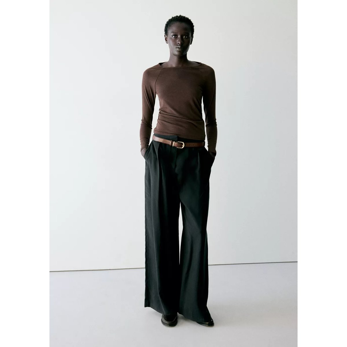 T-shirt col bateau uni chocolat, MANGO