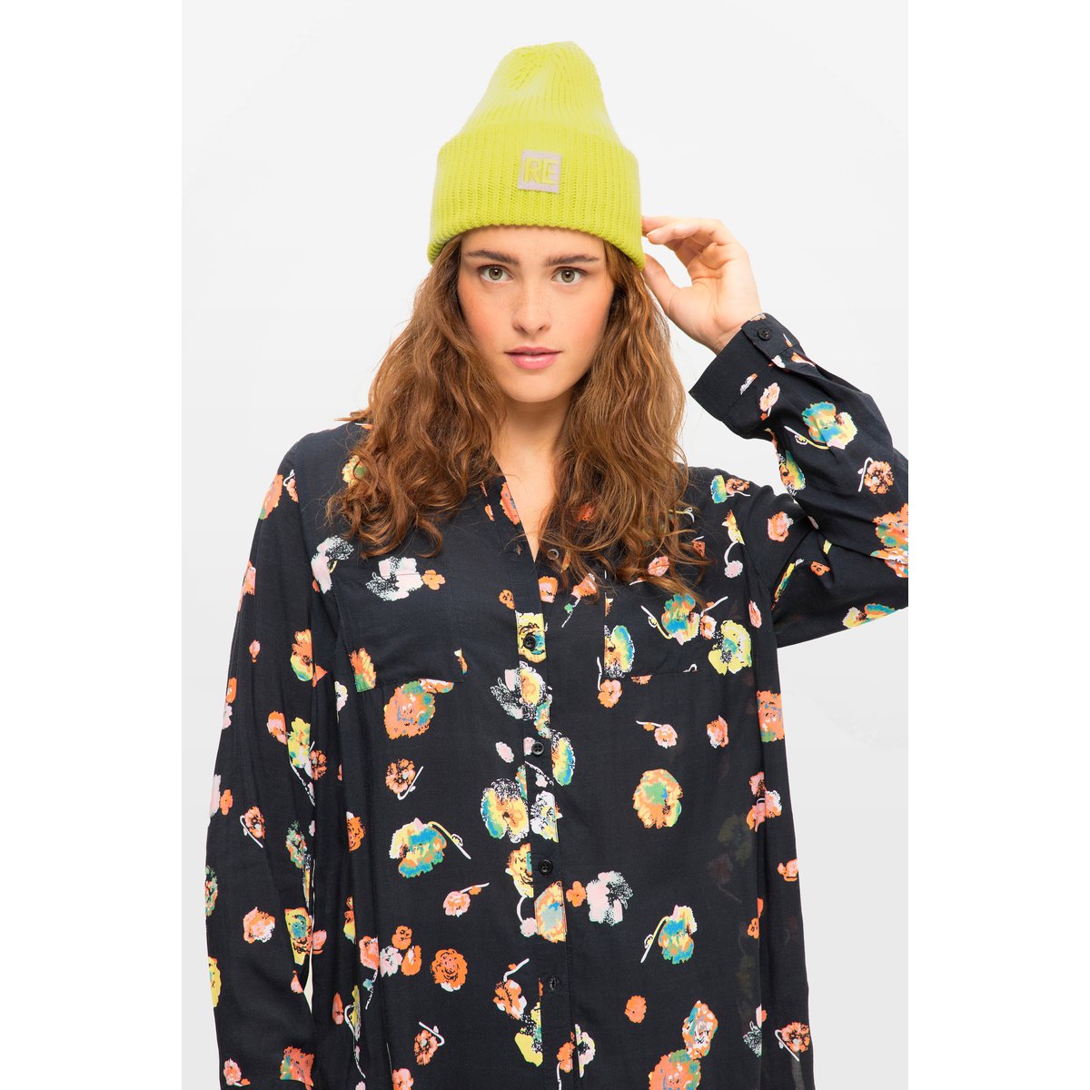 Bonnet mou en maille côtelée, écusson griffé jaune fluo, STUDIO UNTOLD