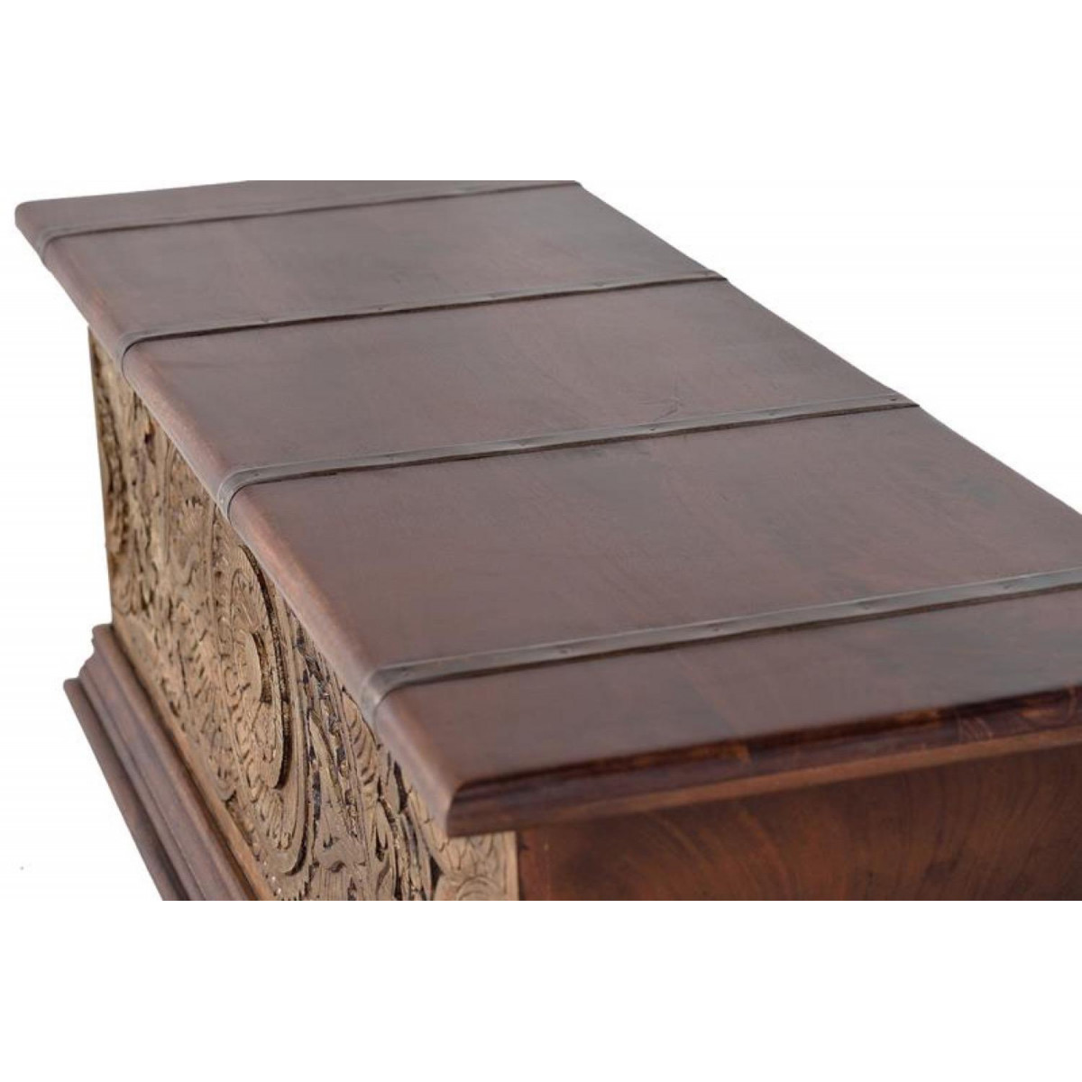 Coffre marron, DECORATION D’AUTREFOIS