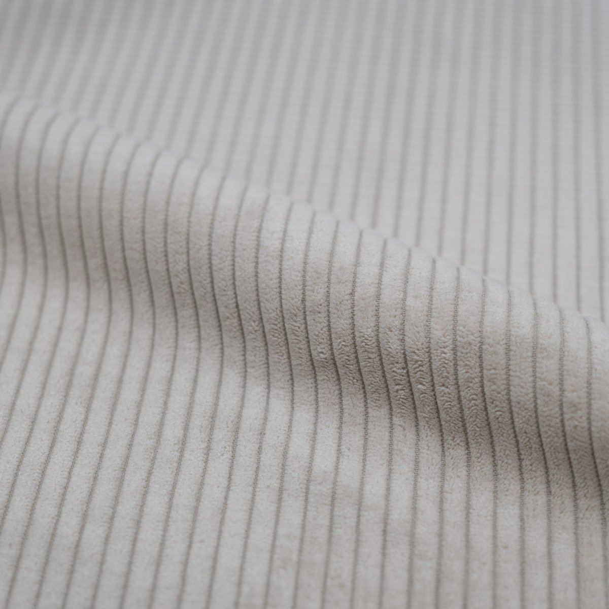 Pouf rond en velours côtelé - LILY beige, MAISON PAVANE