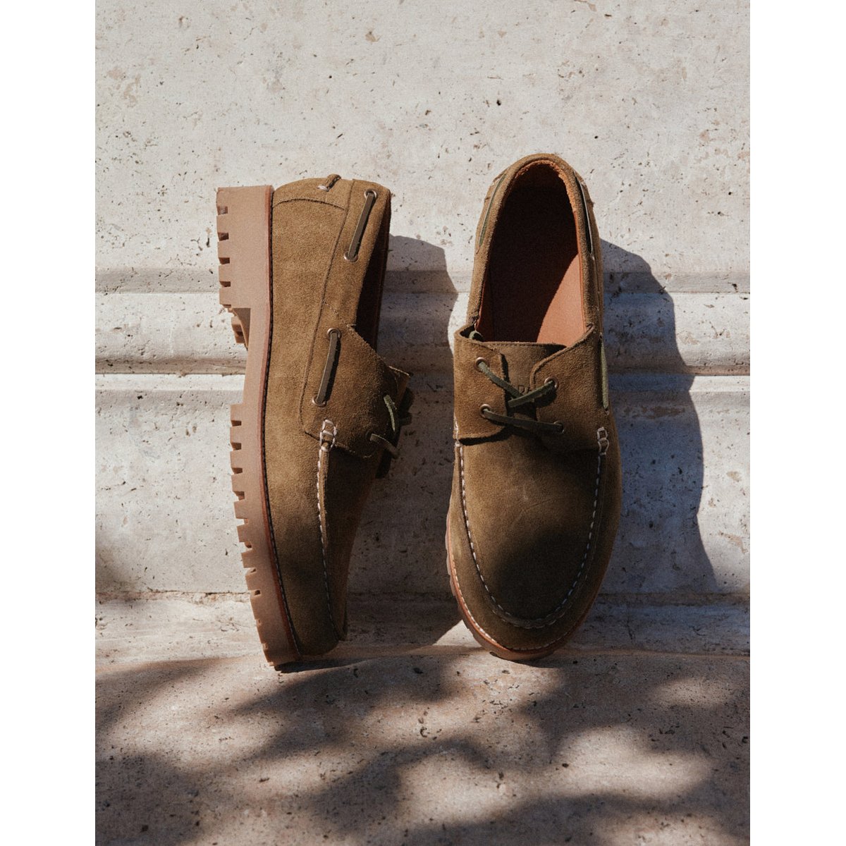 Chaussures Bateau TOM suède kaki, ODAJE