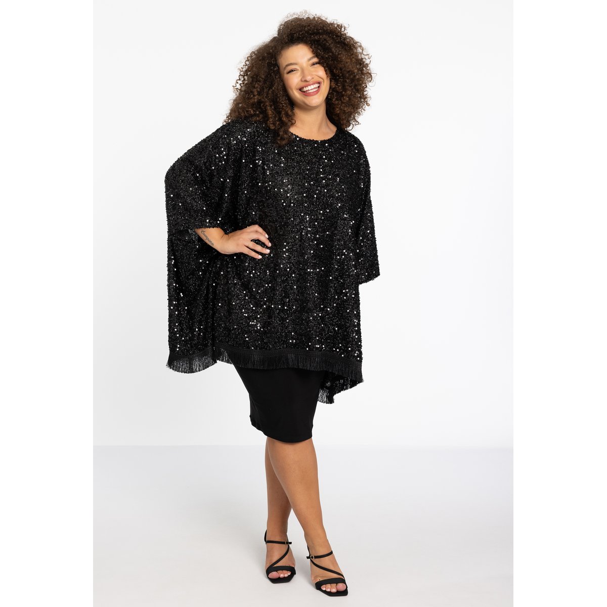 Poncho ornementée de sequins noir, YOEK
