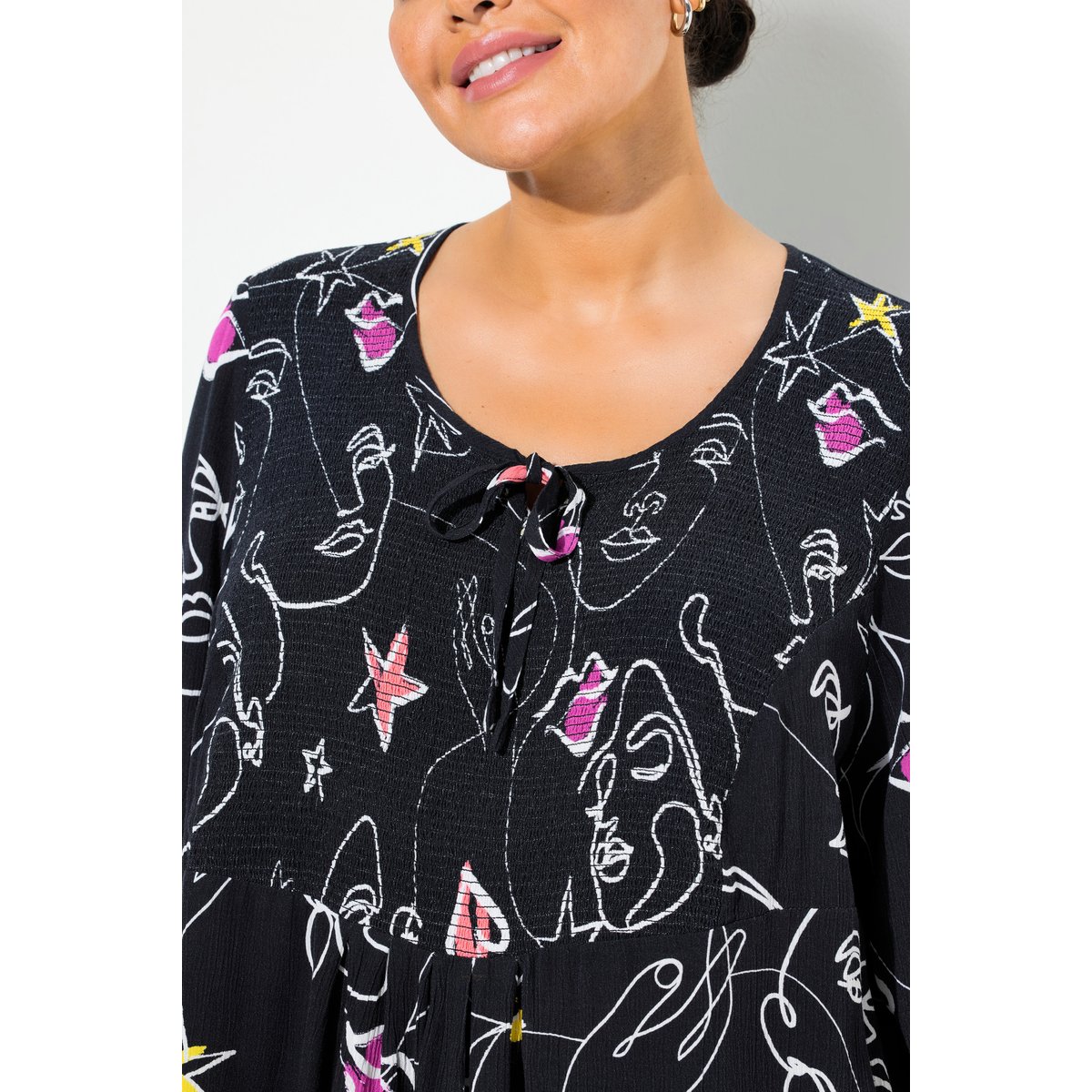 Blouse smockée noir, ULLA POPKEN