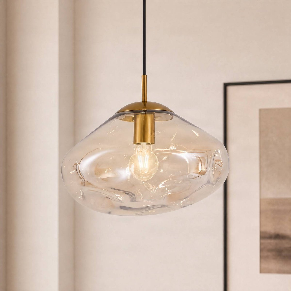 Suspension en verre design, Lelia ambre, laiton, LINDBY