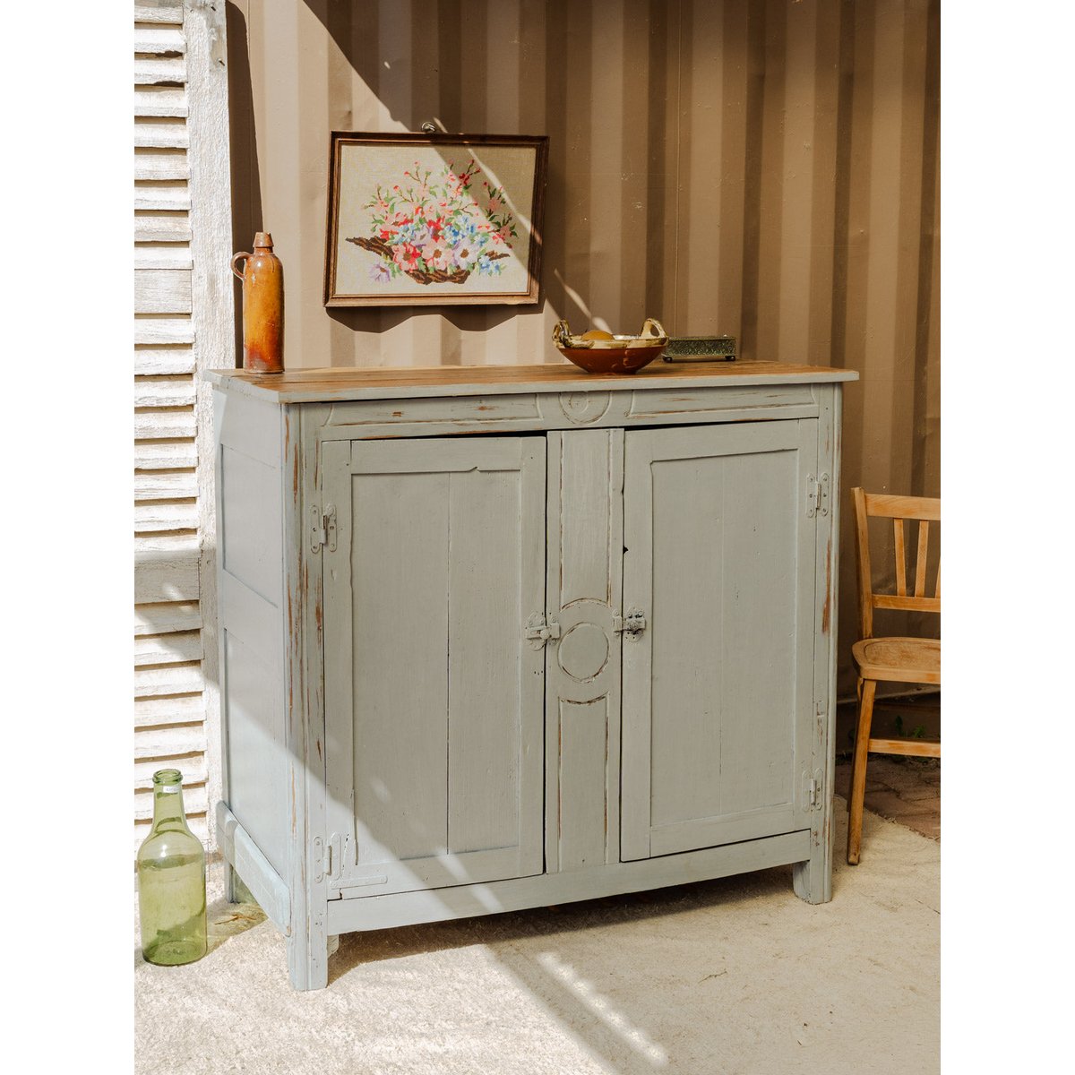 Buffet en bois patiné Gilbert N°1561 - Bon état bleu clair, DEBONGOUT