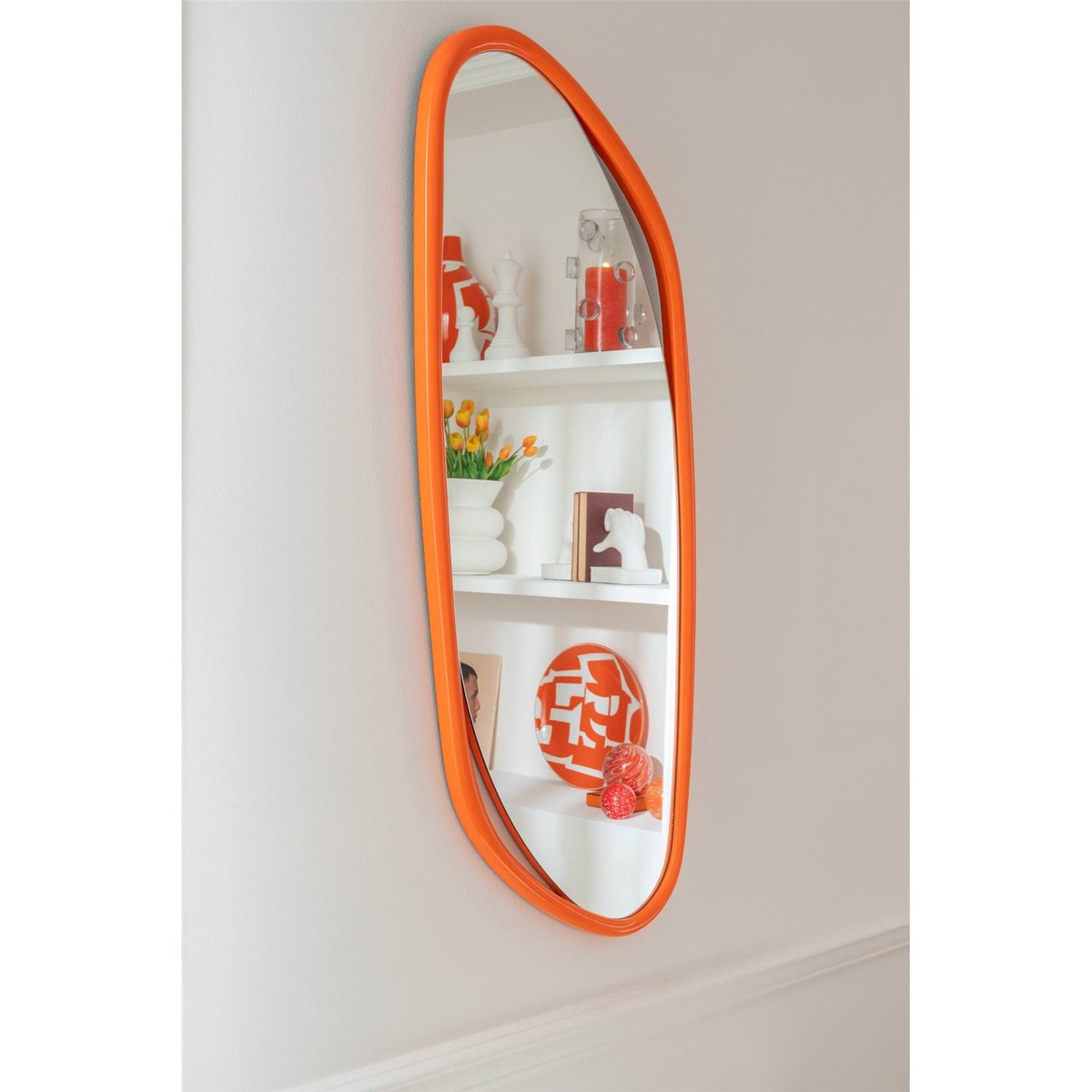 Miroir mural aux contours irréguliers en bois orange, RECOLLECTION