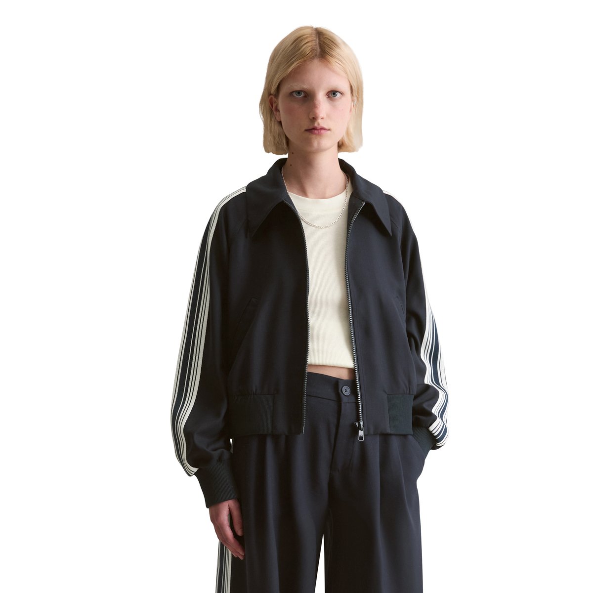 Blouson en sergé relaxed cropped avec LENZING™ ECOVERO™ bleu foncé, MARC O’POLO DENIM