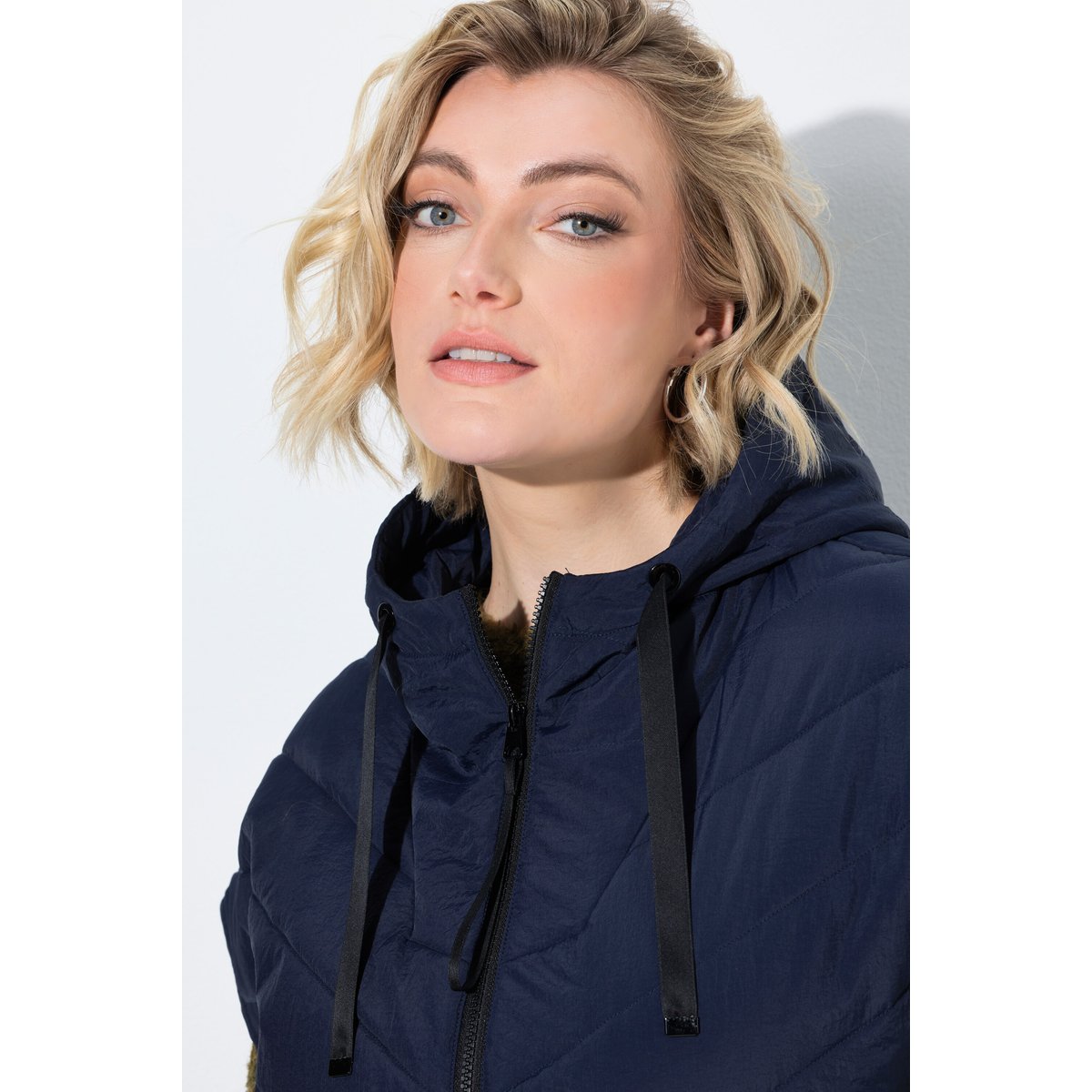 Gilet matelassé à capuche, coupe oversize marine, ULLA POPKEN