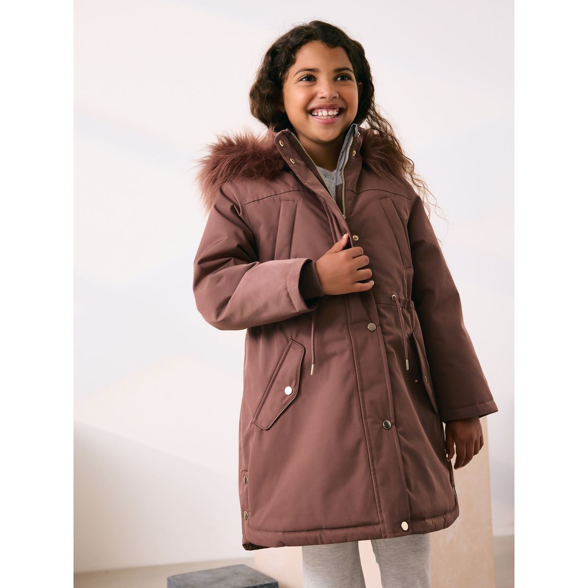 Parka imperméable matelassée avec capuche marron moka, NEXT