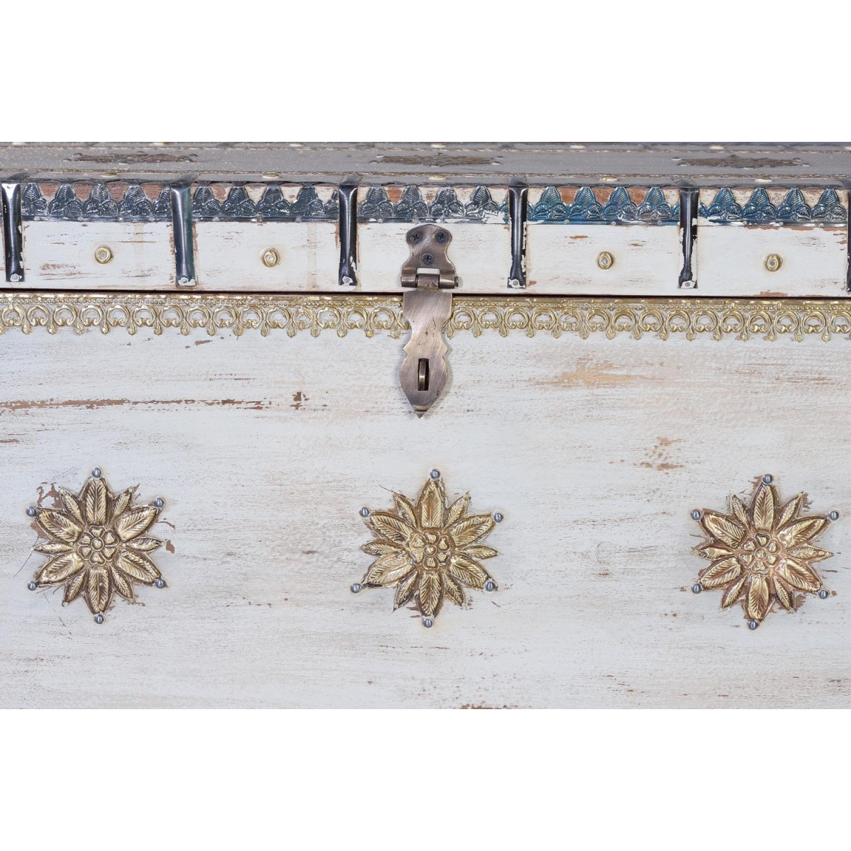 Coffre bronze blanc, DECORATION D’AUTREFOIS