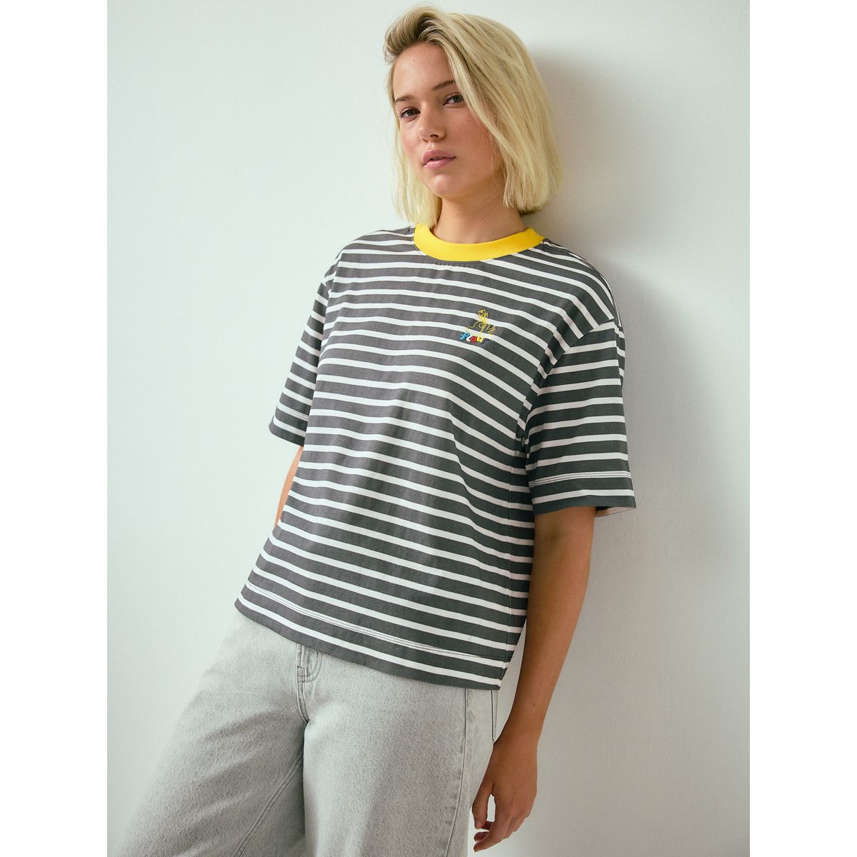 T-shirt ras du cou à manches courtes et motif rayure gris/blanc, NEXT