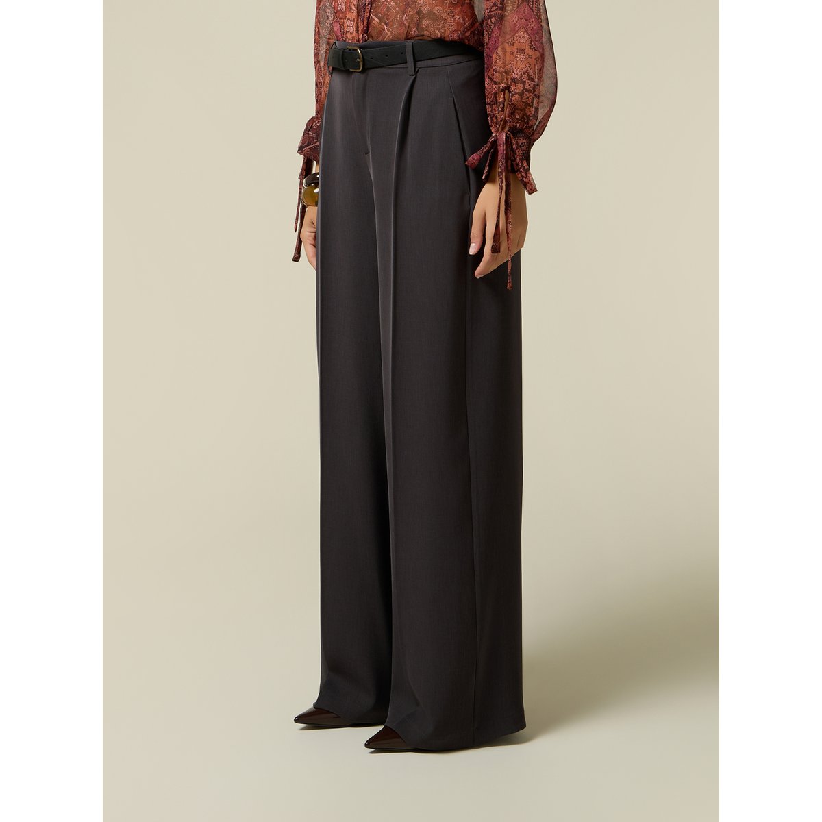 Pantalon palazzo avec ceinture et pinces gris, OLTRE