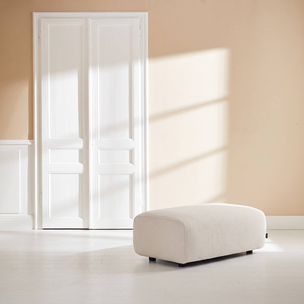 Pouf, repose-pieds pour canapé d'angle 3 places Wallas bouclette WALLAS crème, SWEEEK