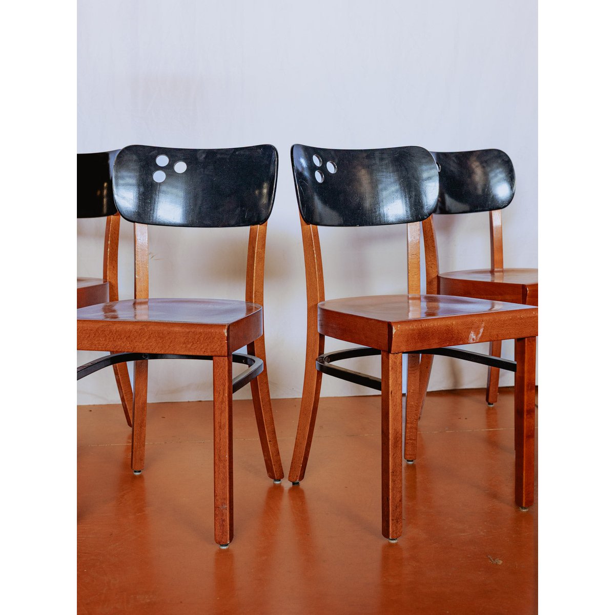 Chaise au dossier ajouré Alma N°1412 - Bon état bois foncé, DEBONGOUT