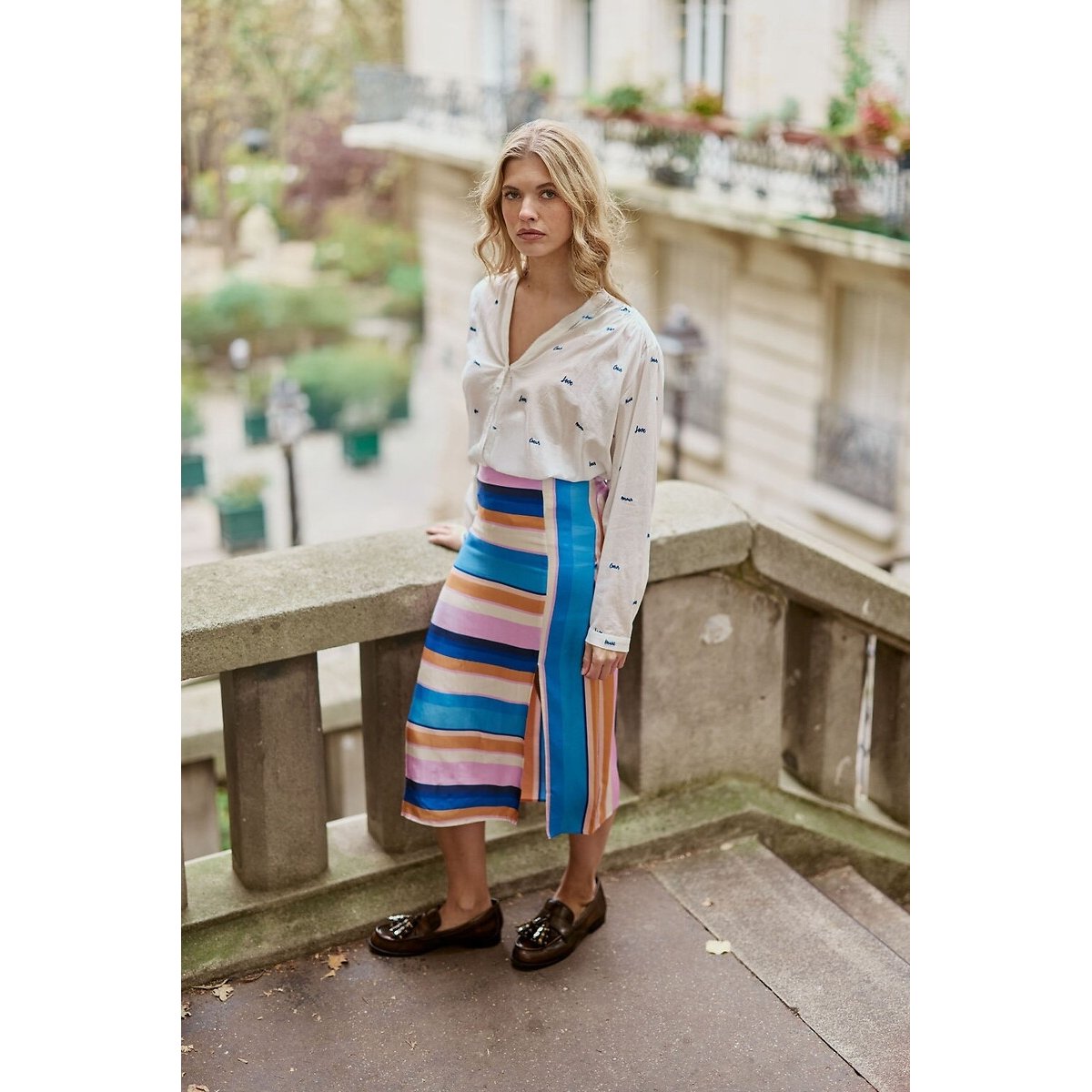 Bolia Embroidered Cotton Blouse with V-Neck and Long Sleeves ecru/blue, LA PETITE ETOILE
